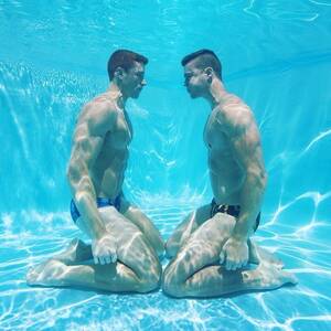 Gay Pool Porn Underwater - Aussie Speedo Guy is a Bisexual Aussie Guy who loves speedos.