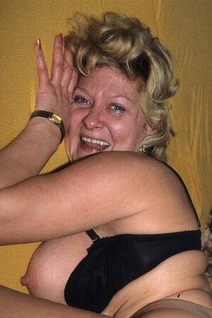 German Sex Mature - Cougar Loreena has naughty German mature sex - Mature.nl