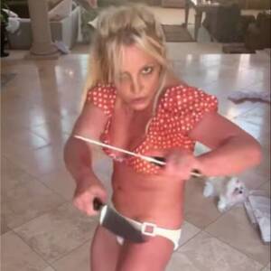 Britney Spears Doing - Police visit Britney Spears over knife videos