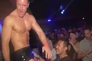 Gay Stripper Porn - Strip Porno gay grÃ¡tis no Macho Tube