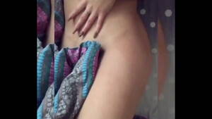 Girls Bed Sex Porn - Young sexy girl in bed ready for sex. - XVIDEOS.COM