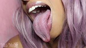 Black Girl Long Tongue - Long Tongue Ebony Vixi Vee Sucks FULL - XNXX.COM