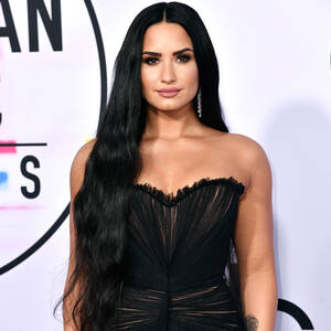 Demi Lovato Naked Lesbian - Demi Lovato's Coming Out Journey: Everything They've Said