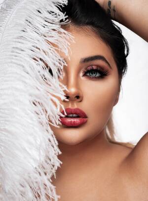 big shemale tit viviane araujo - The High Mainetenence Gender