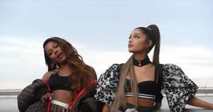 Ariana Grande Dirty Porn - Ariana Grande juega con la identidad sexual en su Ãºltimo vÃ­deo