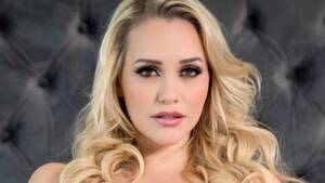 Miah Porn Star - Who is porn star Mia Malkova? 10 things you need to know before her RGV film