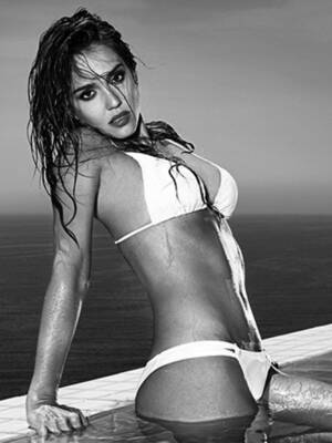 Jessica Alba Porn Cum - DRAGON: Jessica Alba / Black and White