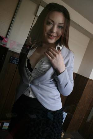 japanese threesome mature - Mature Japanese babe Yuki Omura shivers in excitement as hard cocks