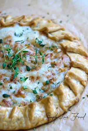 Food Kissing Porn - Caramelized Onion Tart with GruyÃ¨re & Fresh Thyme I love French food. I  guess I love all French things. Get yerself familiar with GruyÃ©re cheese,  ...