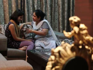 Indian Mom Lesbian Porn - Video: What happened when a daughter told mother, 'Mom, I'm a lesbian' -  Oneindia News