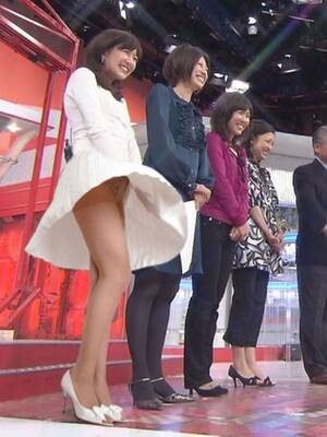 japanese drunk upskirt - Japanese sitting upskirt - 68 photo