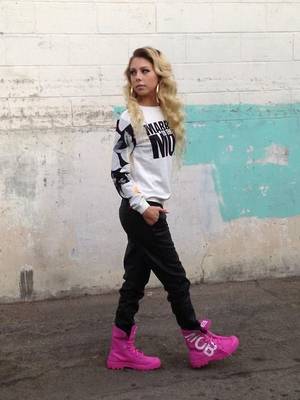 Lil Debbie Look Alike Porn - Like this but that shoe is weird. Same color just a different sneaker.
