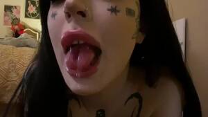 Extreme Emo Porn - BDSM Fetish extreme: emo slut gags her splitâ€¦ ThisVid.com