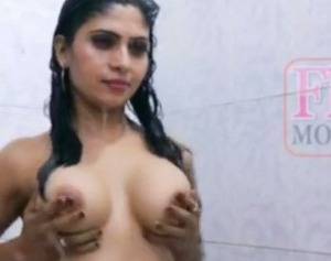indian nude bath - Desi porn model nude bath