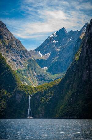 New Zealand Nature Porn - Pic. #One #Zealand #2848x4288 #Milford #Sound #Breathtaking, 954588B â€“ My  r/EARTHPORN favs