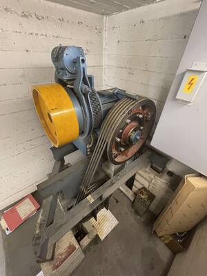 German Elevator Porn - Elevator from the 70's made by â€žLutzâ€œ a local german manufacturer from  northern Germany : r/Elevators
