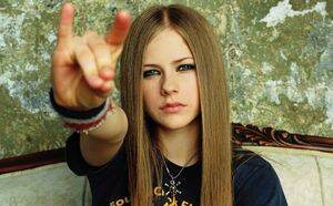 avril lavigne xxx xxx - Avril Lavigne: Â¿QuÃ© fue de ella? - CHIC Magazine