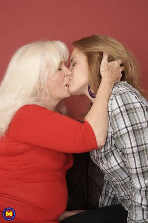 hot old lesbian porn - Hot old and young lesbian licking each other with love - Mature.nl