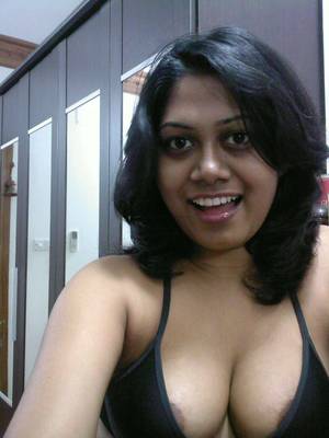 asian real nude selfi nippls - Big Boobs Indian Aunty nipple slip