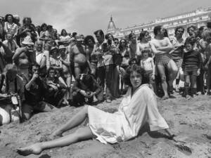 exotic naked beach fun - They preferred me naked and silent': 'Emmanuelle,' the erotic milestone  that makes people uncomfortable 50 years later | Culture | EL PAÃS English