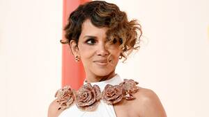 Halle Berry Porn - Halle Berry poses nude and sips wine on her balcony | Fox News