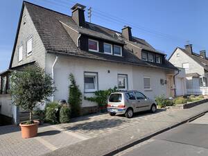 Gerri Willis Porn - Christopher Combest: Bruce Willis has a German Oma? | Living |  cleburnetimesreview.com