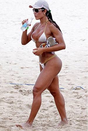 fit chick topless beach - Gracyanne+Barbosa-01.jpg (502Ã—751)