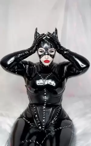 Cosplay Catwoman - Catwoman cosplay by me bethanyquinnn nude porn picture | Nudeporn.org