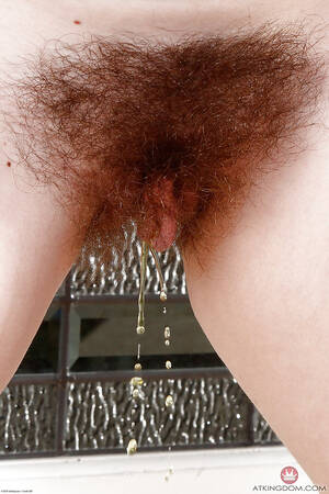 Dripping Hairy Pussy - American dripping hairy vagina. Simone Delilah. Picture 6.