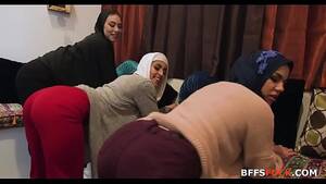 Arab Hijab Porn Bbc - Chicks in HIJAB fuck BBC one las time before marriage - XVIDEOS.COM