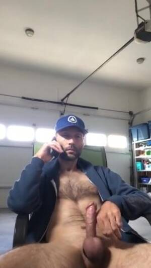 Gay Phone Sex Porn - Guy having phone sex wanks and shoots his load - ThisVid.com