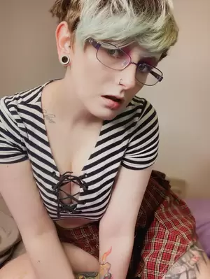 Emo Teen Glasses - Do you like your emo girls in glasses nude porn picture | Nudeporn.org