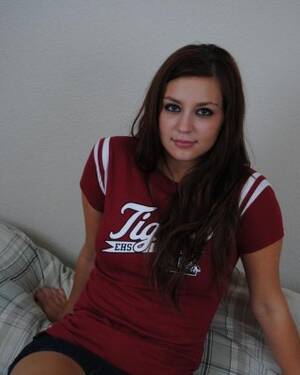 busty plump beauties - Busty Chubby Girls Porn Pics - PICTOA