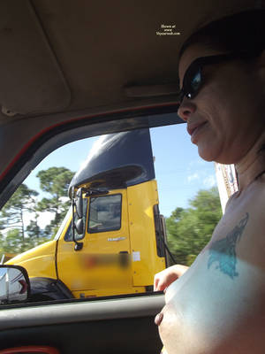 huge trucker boobs - Flashing Truckers. Nude In Public Photos