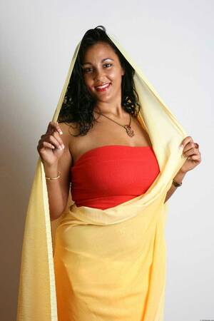 indian clothes big tits - Indian Big Boobs Model Taking Bath Nude Photos (Part 1)