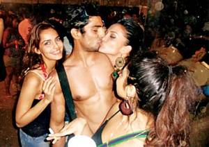 indian celeb scandal nudes - Prateik Babbar snapped in a compromising pose.