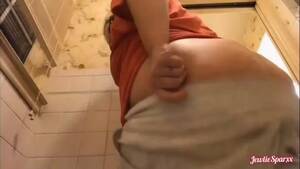 Chubby Shit Porn - Chubby lady poops hard in the bathroom