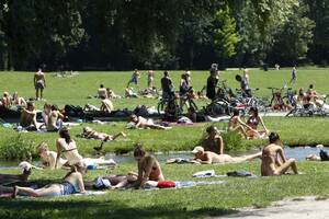 europe nudist sunbathing - Why Munich Went Ahead and Set Up 6 Official 'Urban Naked Zones' - Bloomberg