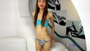 filipina ladyboy - Flaca Super Linda Filipina Ladyboy Masturbarse y Correrse En Su Belly -  Pornhub.com
