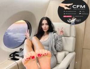 Kim Kardashian Foot Fetish Porn - Kim Kardashian fake feet Nude Fake Photos - MrDeepFakes