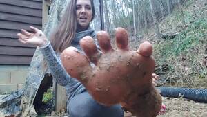 Feet Foot Outdoor - Lusty amateur brunette worshiping her dirty feet & toes outside - Feet9