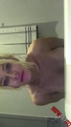 Nikki Delano Porn Selfie - Nikki Delano showing off onlyfans porn videos - CamStreams.tv