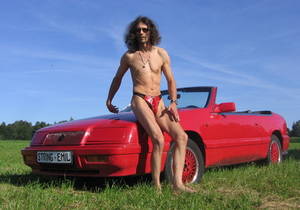 live cams car show - Hottie Emil loves taking off his clothing and posing outdoors.