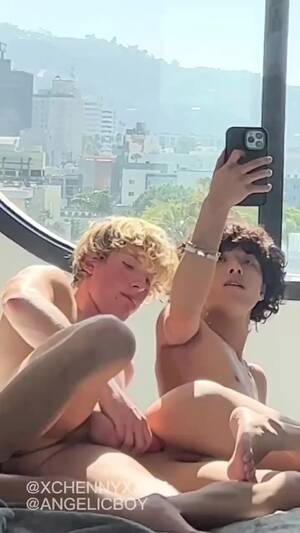 Curly Haired Gay - Cute guys with curly hair having sex - ThisVid.com