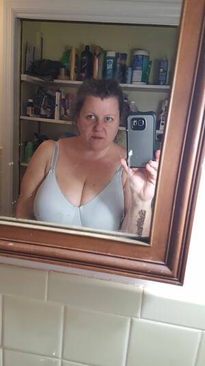 bbw mirror tits - BBW mom Mirror selfie big boobs in a bra - Slutty Mom's | MOTHERLESS.COM â„¢
