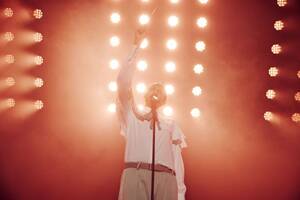 Gangbang Drew Barrymore - Stromae de retour sur scÃ¨ne Bruxelles, craque tout â€¢ Fernando Live News