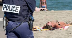 european beach sex party - Topless sunbathing defended in France after women told to cover up | Metro  News