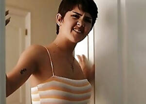 Carrie Short Hair Brunette Porn Star - Short Hair Shemale Porn