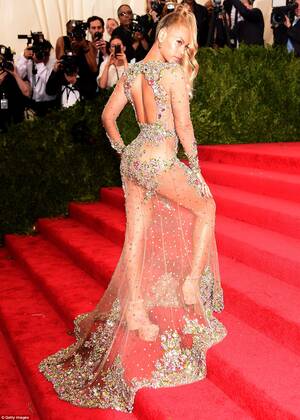 Beyonce Celebrity Porn - Beyonce trumps the rest by going almost NUDE at Met Gala 2015 | Daily Mail  Online