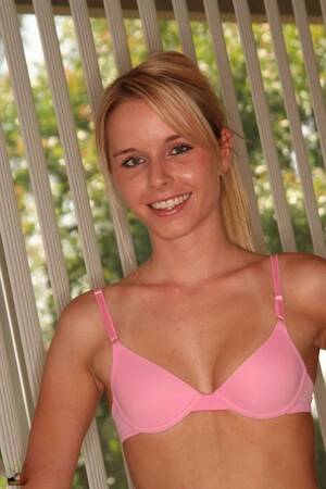 Kara Porn - Matts Models Kara Porn Pics & Naked Photos - PornPics.com